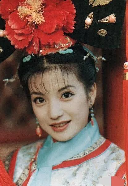 那些頂級的美人都不是V字臉，林青霞下巴美人溝，陳紅圓中帶方