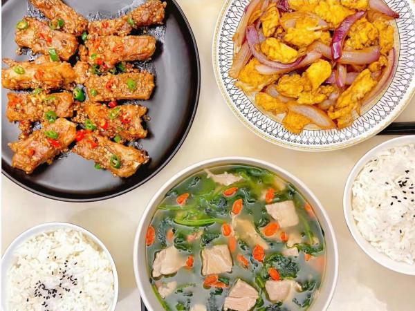 新婚夫妻的晚餐，發朋友圈火了，網友：道道美味，嚮往的婚後生活