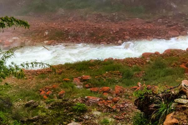 自駕西藏，路過仙境般紅石灘和翻越4298米高的折多山感受分享