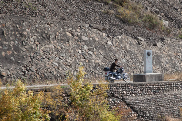 北方的邊境線 - 在雲峰大壩相望朝鮮