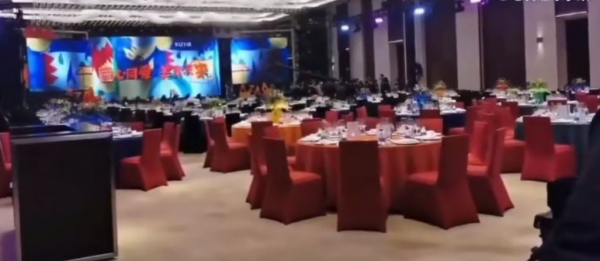 芭莎夜內場看點十足,楊冪跟三位帥哥同框,宋茜大合影站最邊上? 芭莎夜內場看點十足,楊冪跟三位帥哥同框,宋茜大合影站最邊上?