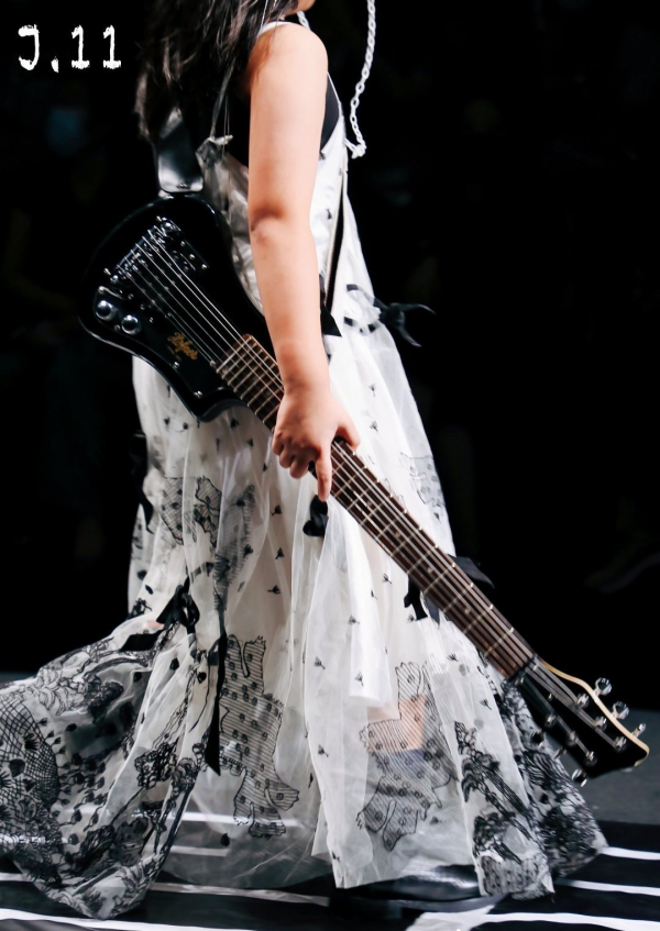 長相浪費基因？這些星二代，明明跟父母共用一張臉