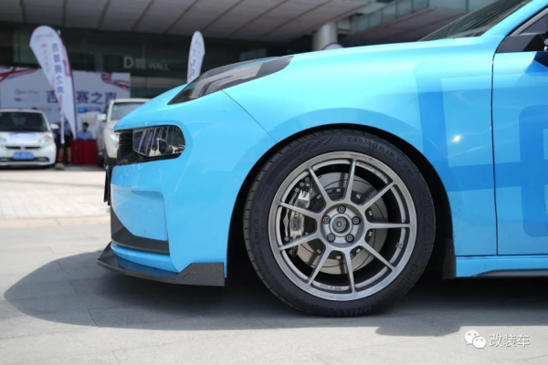 00後大學生改裝領克03+,擁有WTCR年度冠軍車同款顏色 00後大學生改裝領克03+,擁有WTCR年度冠軍車同款顏色