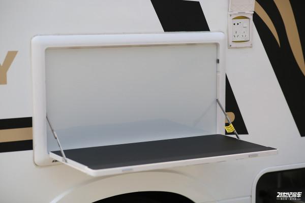 48V能源供給/大空間/水電的房車 法美瑞海角7號後廚房版頗具實力 48V能源供給/大空間/水電的房車 法美瑞海角7號後廚房版頗具實力