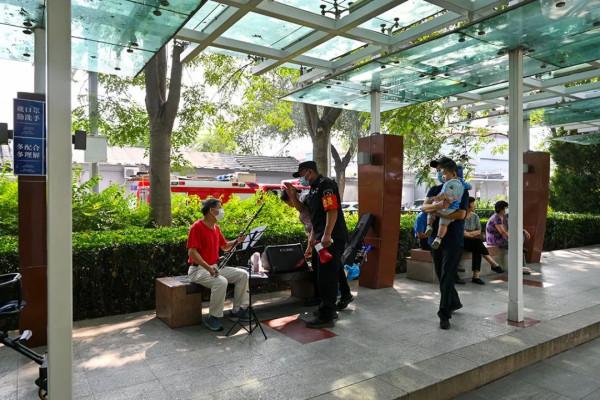 阜城門橋東還有這麼好的小公園，不錯不錯