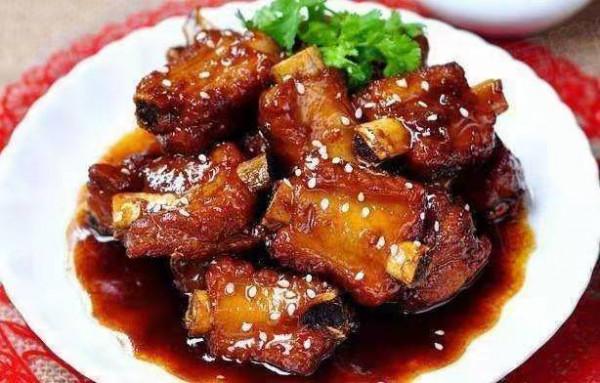 糖醋排骨，酸甜可口，好吃不膩