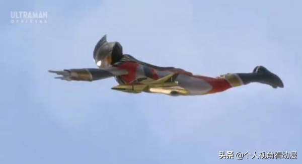 迪迦奧特曼：你選擇飛燕一號還是飛燕二號？二者各自的優勢是什麼