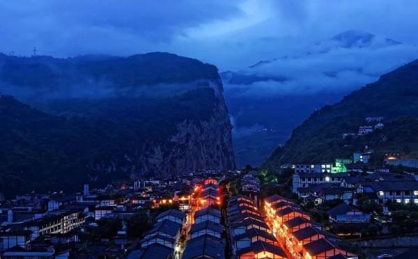 我國最窄的縣城，只有一條主幹道，卻在全國最早通“地鐵”