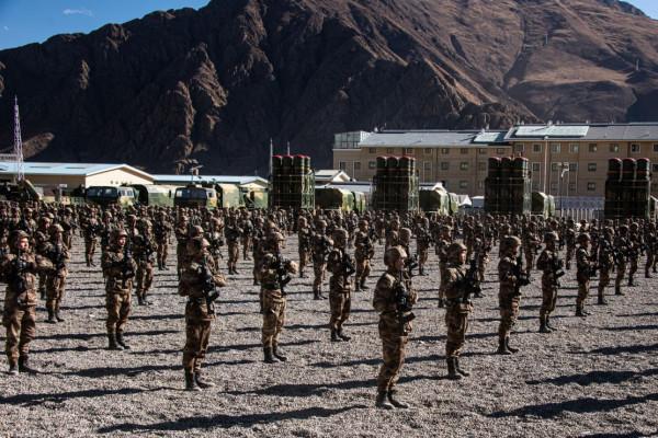 開訓即開戰！軍旗獵獵赴新徵