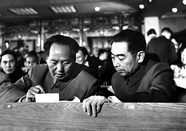 毛主席來到涿縣，守城士兵大喊：沒領導命令，毛主席來了也不開門