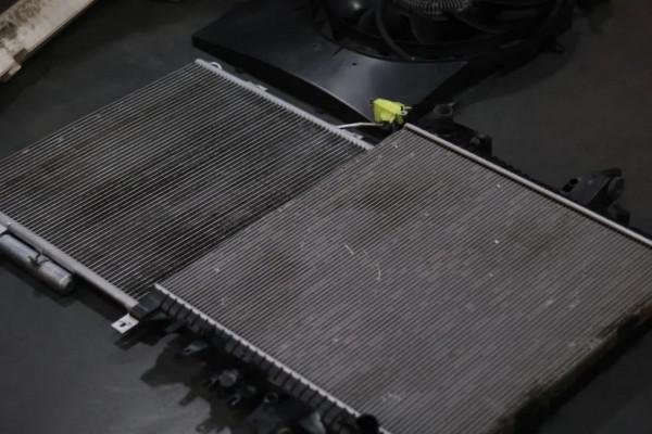 怪獸修車:翻新一輛21萬公里的路虎發現4,老爺子工地拉貨專用車 怪獸修車:翻新一輛21萬公里的路虎發現4,老爺子工地拉貨專用車