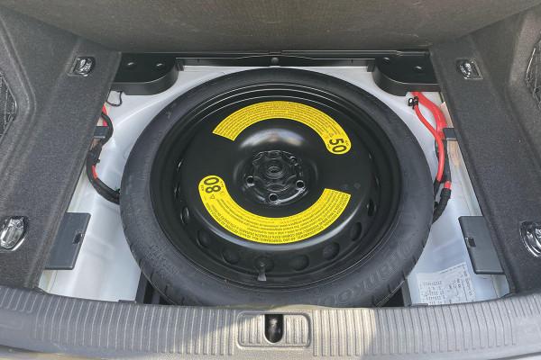 奧迪官方認證二手A4L,檢測發現後備箱全是水,客戶:買回去養魚 奧迪官方認證二手A4L,檢測發現後備箱全是水,客戶:買回去養魚