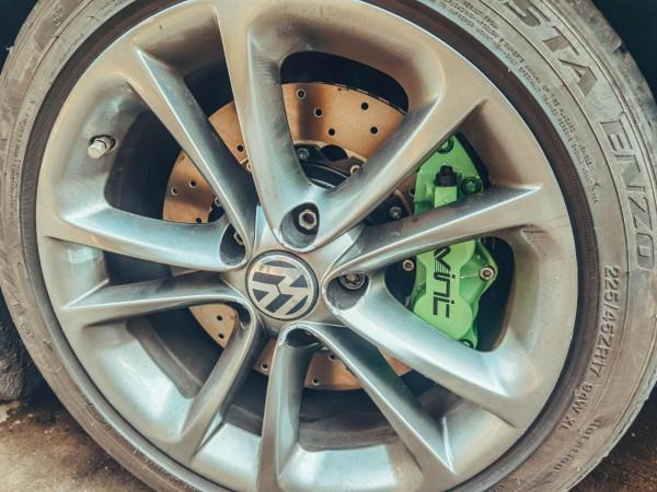 大眾尚酷 剎車改裝升級 VINIC 街道版四活塞剎車套裝 大眾尚酷 剎車改裝升級 VINIC 街道版四活塞剎車套裝