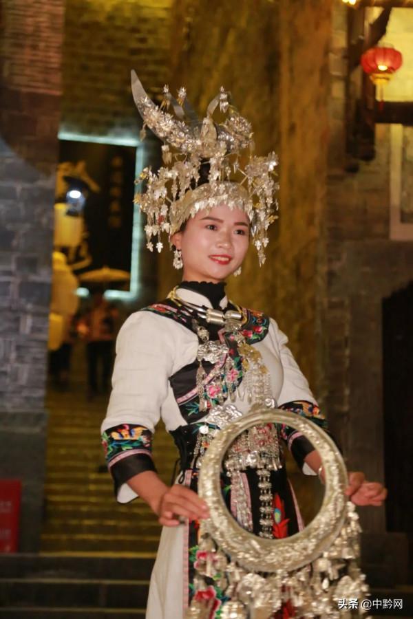 真香！這場不容錯過的苗繡非遺展演