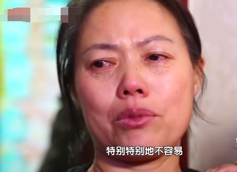 早產三胞胎患上癌症，王源上門探望，還送上一份暖心禮物