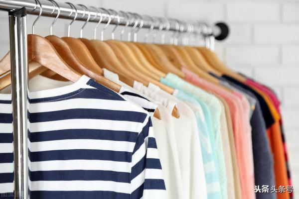 極簡生活第134天——明天出差 滿滿的衣櫥裡找不到一件合適的衣服 極簡生活第134天——明天出差 滿滿的衣櫥裡找不到一件合適的衣服