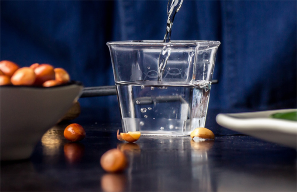 白酒多少度最好呢?行家給出明確答案,愛喝酒的人建議提前搞清楚 白酒多少度最好呢?行家給出明確答案,愛喝酒的人建議提前搞清楚