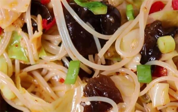 包菜好吃有訣竅,教你特色新吃法,開胃又下飯,一做一大盤不夠吃 包菜好吃有訣竅,教你特色新吃法,開胃又下飯,一做一大盤不夠吃