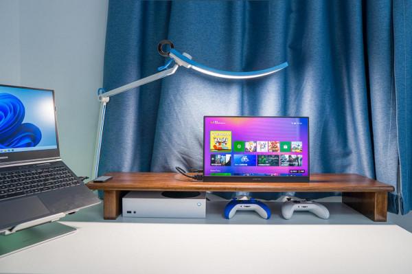 辦公娛樂全都要,我用兩臺升降桌搭了個桌面 辦公娛樂全都要,我用兩臺升降桌搭了個桌面