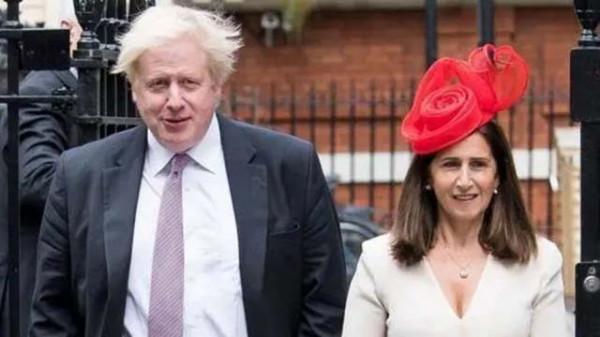 舊情人曝光英首相婚外情細節：兩人相差21歲，常在妻子別墅里約會