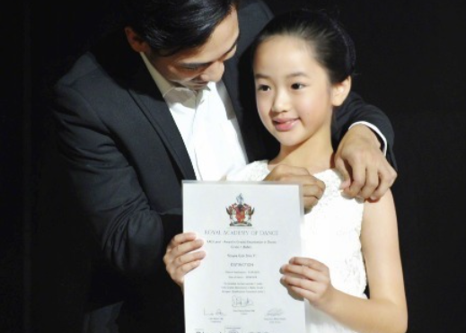 家境一般的父母,別再讓女兒學琴棋書畫,沒用長大還容易被騙 家境一般的父母,別再讓女兒學琴棋書畫,沒用長大還容易被騙