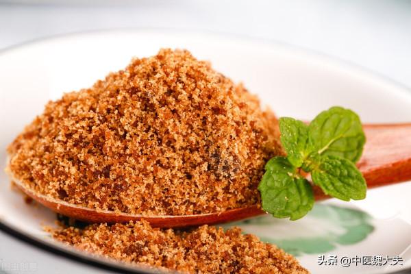 經期吃紅棗、喝紅糖水可以補血？關於月經的3大謠言，醫生闢謠了