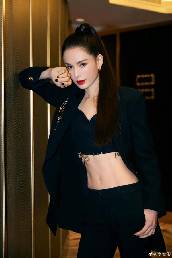 婁藝瀟小“心機”,67歲趙雅芝和54歲李若彤驚豔,徐佳琪優雅公主 婁藝瀟小“心機”,67歲趙雅芝和54歲李若彤驚豔,徐佳琪優雅公主