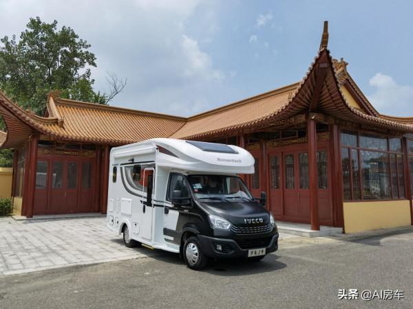 顏值效能都一流，還帶兩種佈局，不愁水電，實拍國產羅曼特斯房車
