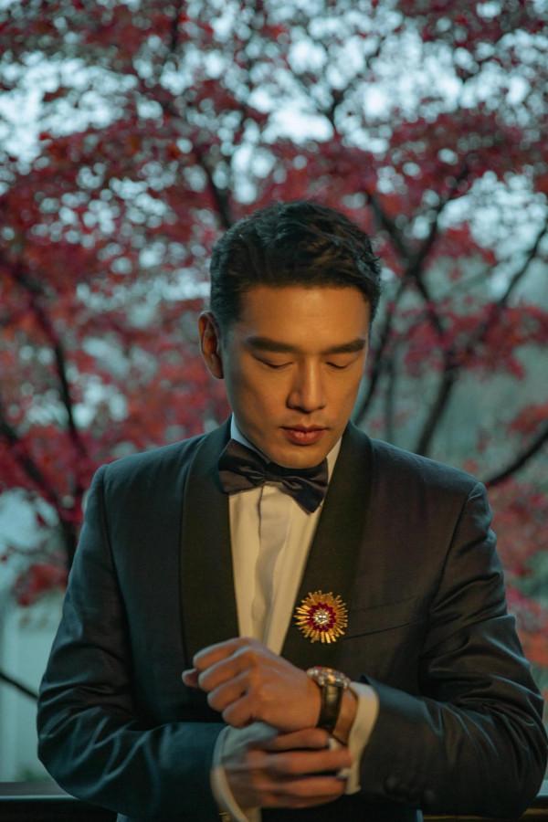 演員王耀慶，為了省房租娶了房東的女兒，結婚20年零緋聞