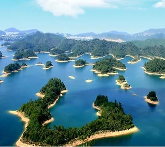 仙島湖——山清水秀雲勝雪