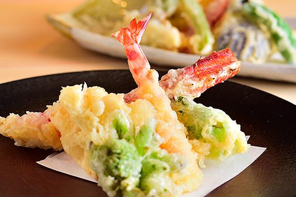 日本美食全紀錄：小吃、主食、菜餚、甜點、飲料，一個也不能少