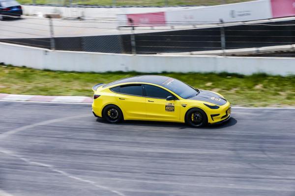 黑武士看膩了？走起！黑黃競技風！