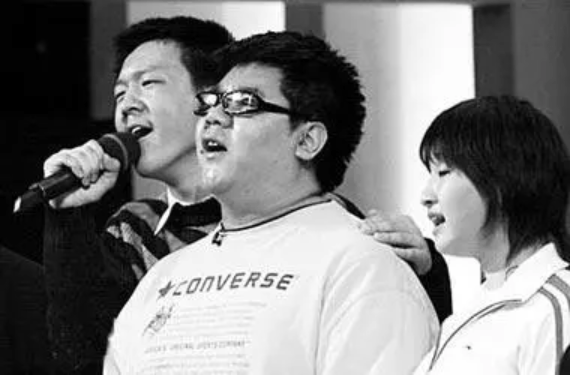 憑《星光大道》爆紅，39歲銷聲匿跡，盲人楊光究竟哪一步走錯了？