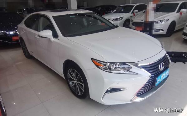 開了5年還能賣30萬！雷克薩斯ES300H到底有多大的魅力啊？