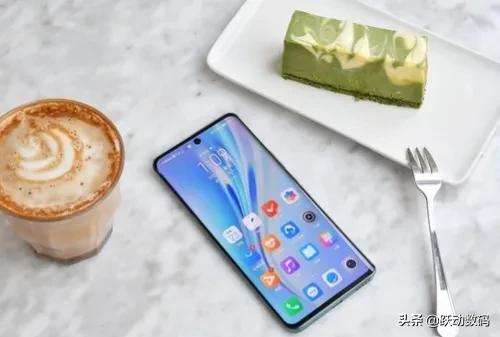 如今花2300元入手榮耀v40輕奢版到底值不值？