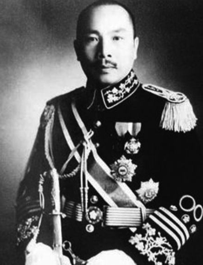 特務指使幫會對付新四軍，縣委書記另立派別，竟成總舵主