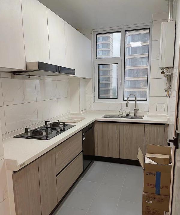 女主130㎡堅持極簡，是毫無難度的硬裝，也是百看不厭的裝修設計