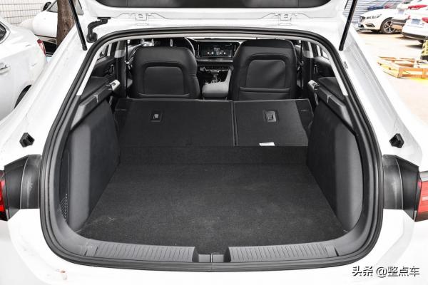 既好看又耐用,三輛頂配不過10萬的緊湊型家轎,是否有你的菜? 既好看又耐用,三輛頂配不過10萬的緊湊型家轎,是否有你的菜?