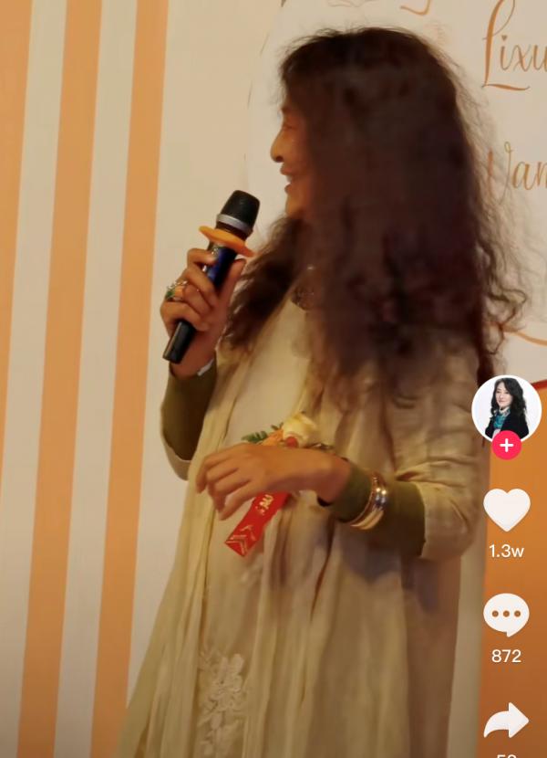 老戲骨李勤勤現身婚宴,席上打包飯菜被笑話,直言別浪費不丟人 老戲骨李勤勤現身婚宴,席上打包飯菜被笑話,直言別浪費不丟人