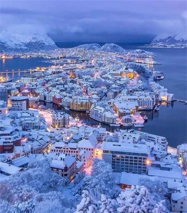 大雪過後，唯美的童話世界