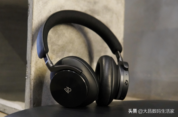 你和穿搭達人就差一個B&;O H95!潮人炸街利器 你和穿搭達人就差一個B&;O H95!潮人炸街利器