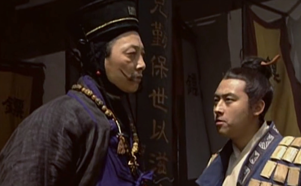 福威鏢局行走江湖多年，為何不招募幾個武藝高強的鏢師？