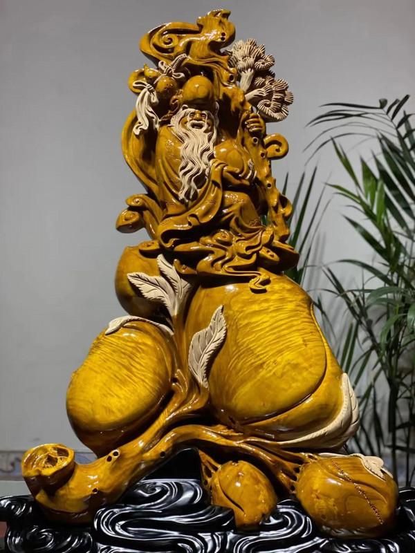 楠木有金紋，壽星哈哈笑！好漂亮的手工賀歲木雕