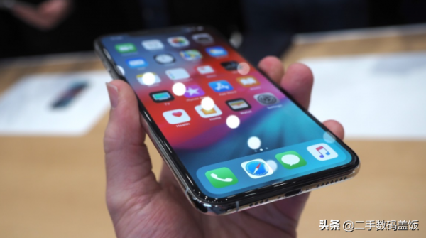 糾正一下：iOS系統可以降級，僅限極小部分iPhone Xs Max使用者