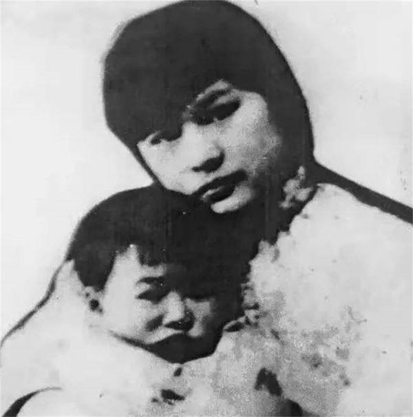 1994年，一位苗姓老人被告知：你是陳獨秀孫女，陳喬年唯一骨肉