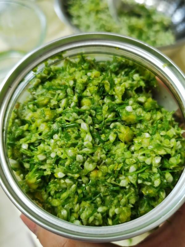 醃韭菜花，只加鹽不好吃！多放2種食材，鮮香味美，放一年不變質