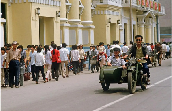 滿滿的感動，每一張老照片都是故事，美好的八十年代