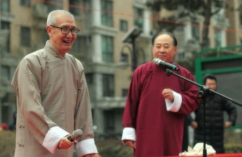 他是老曲藝演員,50歲登春晚演雙簧忽然走紅,如今已經84歲 他是老曲藝演員,50歲登春晚演雙簧忽然走紅,如今已經84歲