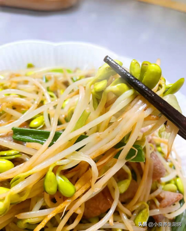 冬天，吃白菜不如吃它，爽口又解饞，葷素搭配，天天吃都不會膩