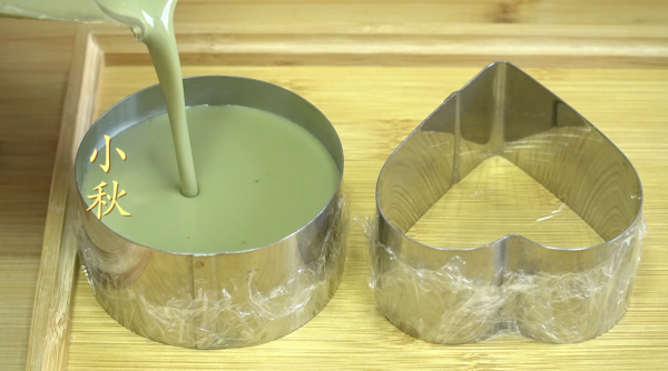 想吃慕斯蛋糕不用買,有冰箱就能做,香濃絲滑,在家也能做大廚 想吃慕斯蛋糕不用買,有冰箱就能做,香濃絲滑,在家也能做大廚